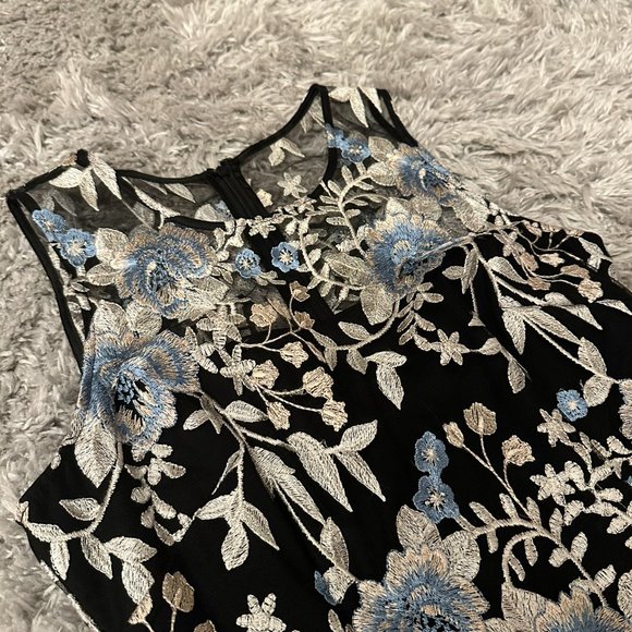 White House Black Market Black and Blue Lace Floral Sheath Dress, Size 0 - Picture 5 of 5